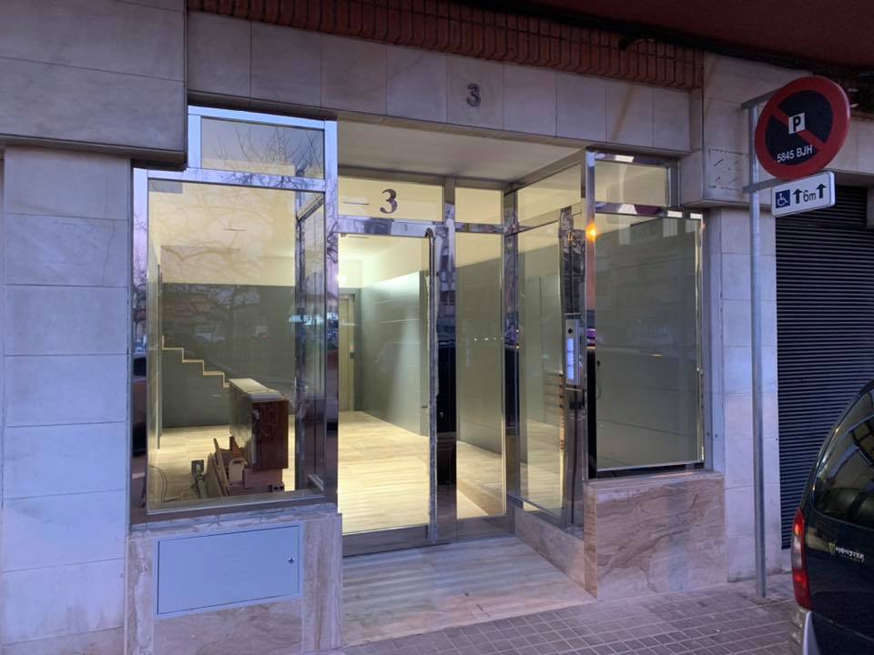 rehabilitacion porterias zonas comunitarias reformas construccion fachadas façanes alamo sabadell barcelona cataluna